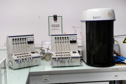 Micromeritics TriStar II 3020-Photo